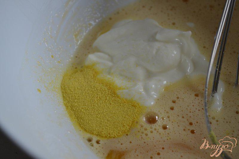 Фото приготовление рецепта: Творожные вафли с апельсинами и взбитыми сливками шаг №2