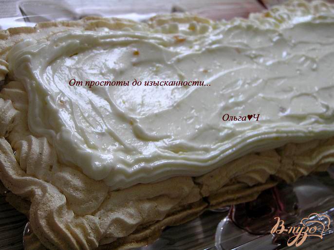 Фото приготовление рецепта: Лаймовый торт-безе с имбирем и малиновым джемом шаг №6