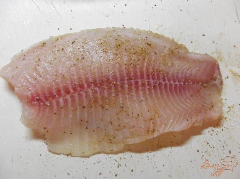 Фото приготовление рецепта: Рыба в шпинате шаг №2