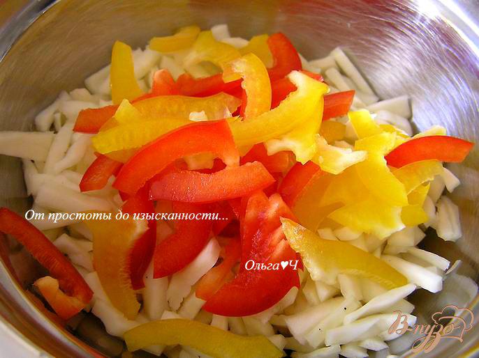 Фото приготовление рецепта: Салат из капусты в пикантной заправке шаг №1