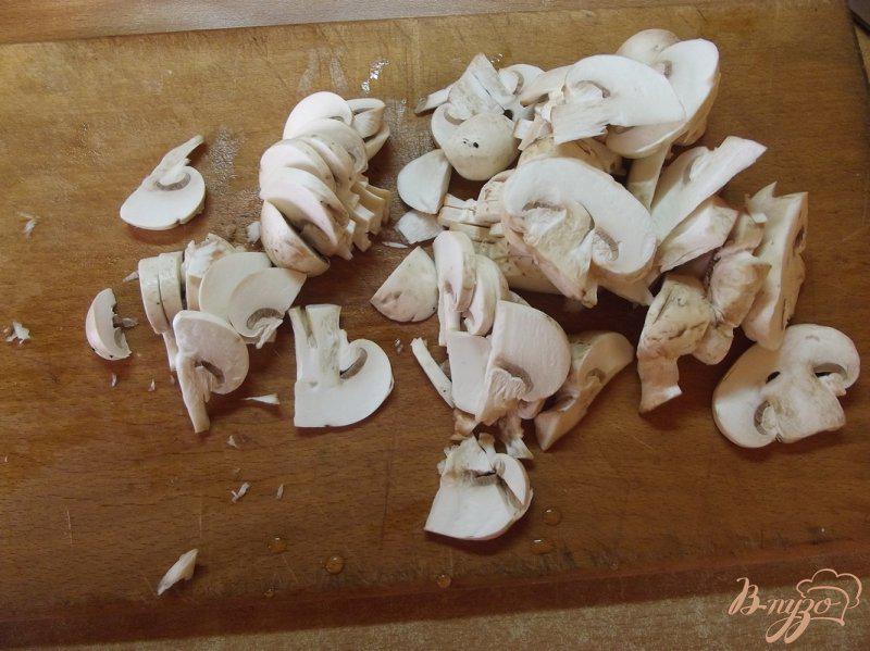 Фото приготовление рецепта: Суп с двумя видами грибов шаг №2