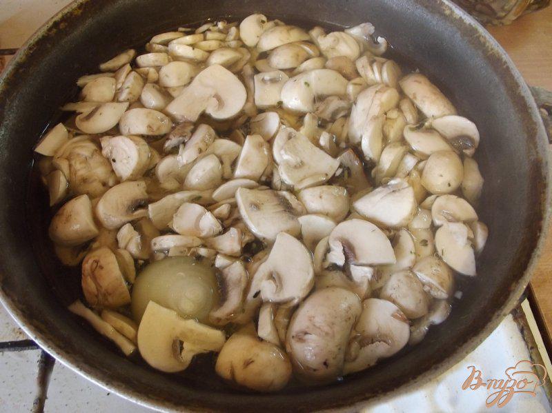 Фото приготовление рецепта: Суп с двумя видами грибов шаг №5