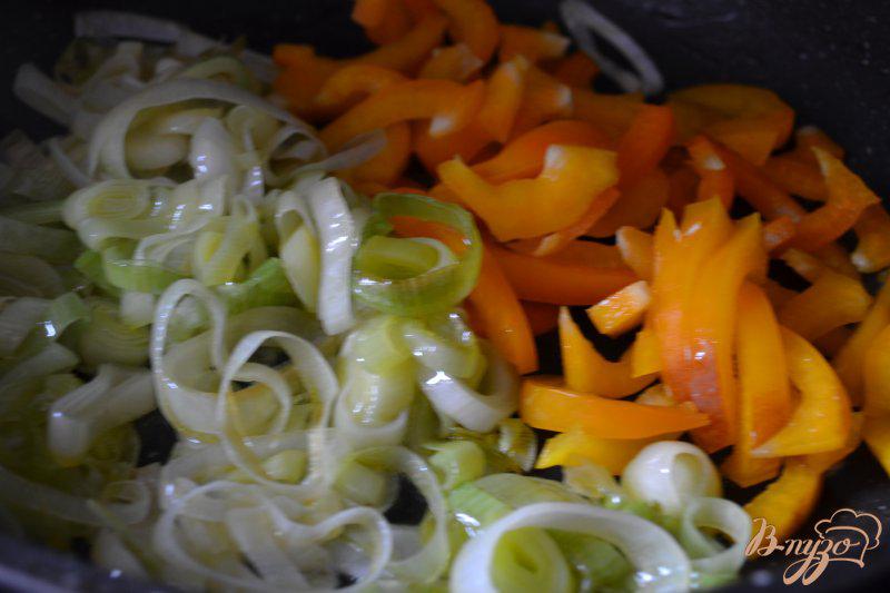 Фото приготовление рецепта: Овощное рагу с копчеными сосисками шаг №2