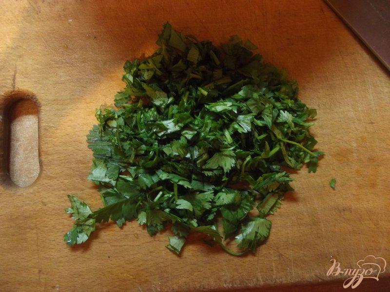 Фото приготовление рецепта: Салат с крапивой шаг №2