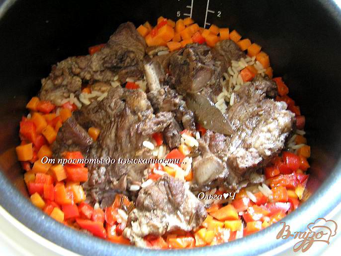 Фото приготовление рецепта: Свинина с рисом и овощами (в мультиварке) шаг №5