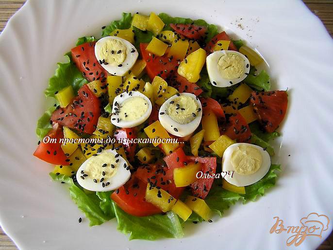 Фото приготовление рецепта: Овощной салат с перепелиными яйцами шаг №3