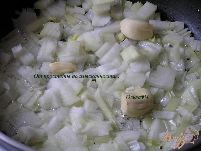 Фото приготовление рецепта: Чебуреки с машем и картофелем шаг №4