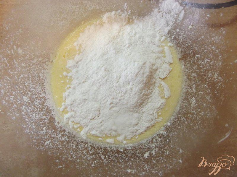 Фото приготовление рецепта: Закусочный пирог с капустой шаг №4