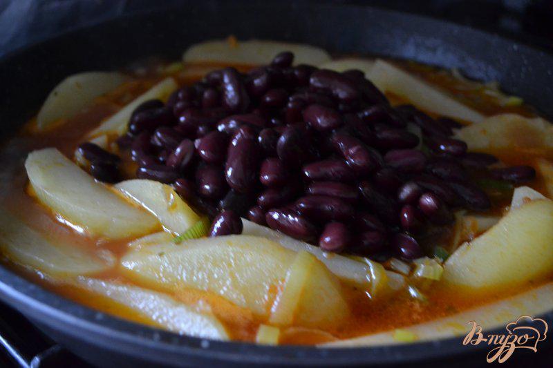 Фото приготовление рецепта: Картофельные дольки с тунцом шаг №3