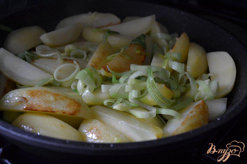 Фото приготовление рецепта: Картофельные дольки с тунцом шаг №1