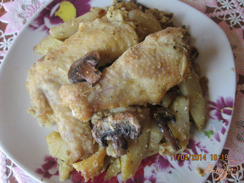 Фото приготовление рецепта: Картошечка на крыльях с грибами шаг №5