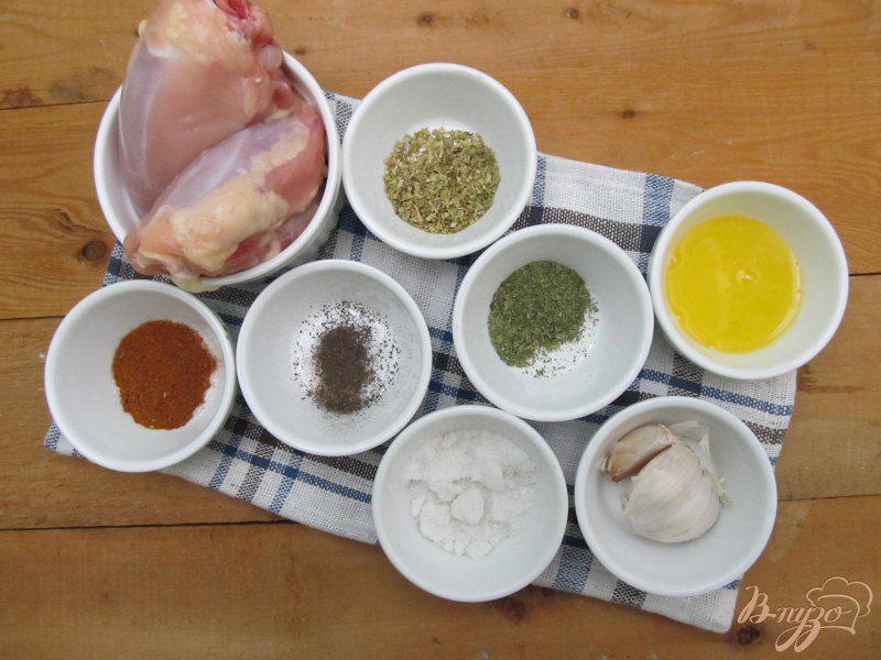 Фото приготовление рецепта: Ароматные  куриные бедра гриль. шаг №1