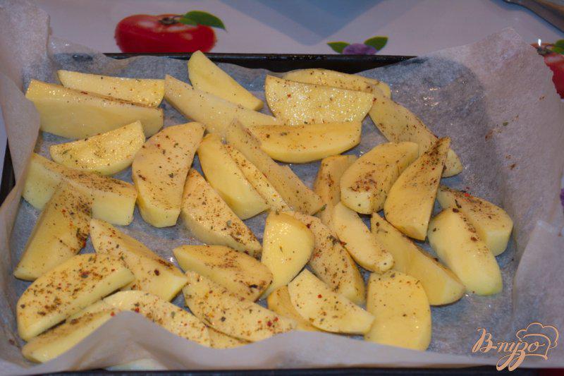 Фото приготовление рецепта: Картофель в белке, приготовленный в духовке шаг №3