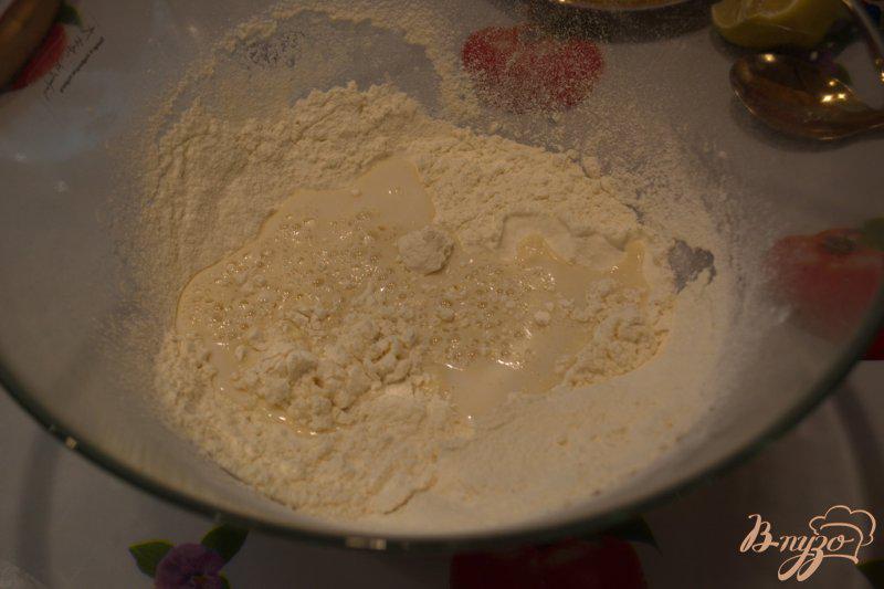 Фото приготовление рецепта: Хлебный рулет с сыром шаг №2