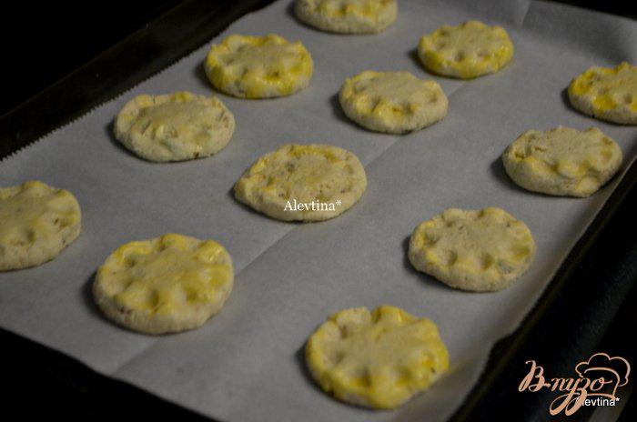 Фото приготовление рецепта: Печенье с картофельными чипсами шаг №5
