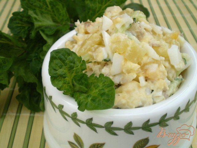 Фото приготовление рецепта: Рыбный салат из минтая шаг №8