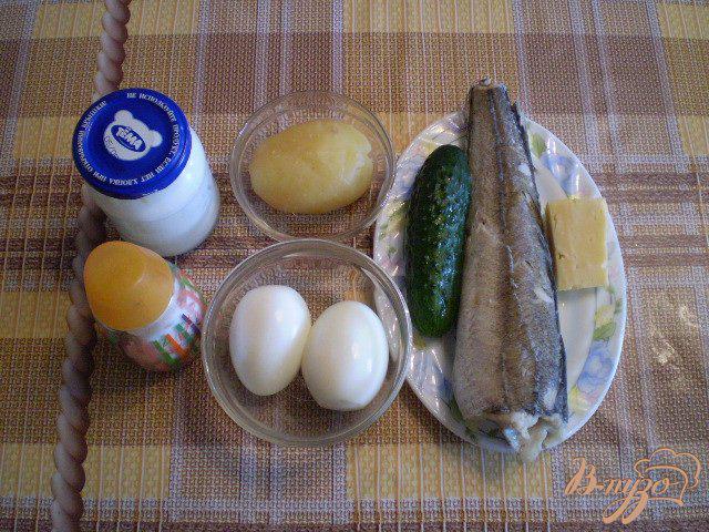 Фото приготовление рецепта: Рыбный салат из минтая шаг №1
