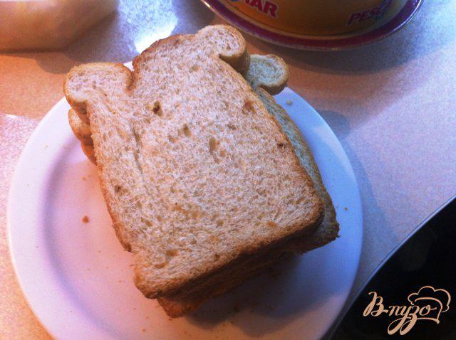 Фото приготовление рецепта: Горячие бутерброды с тунцом шаг №3