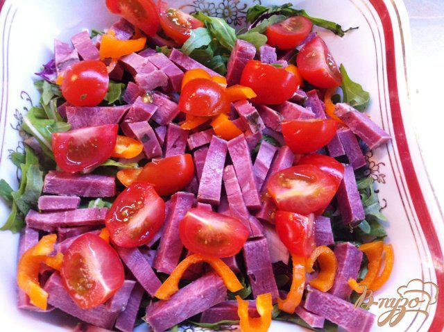 Фото приготовление рецепта: Салат овощной с языком шаг №4