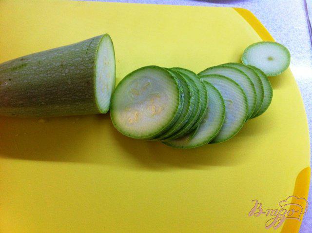 Фото приготовление рецепта: Салат из кабачков и творога шаг №1
