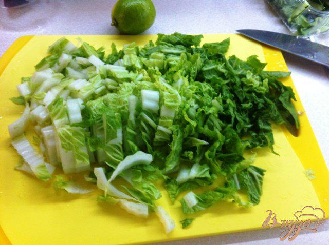 Фото приготовление рецепта: Салат с тунцом шаг №3
