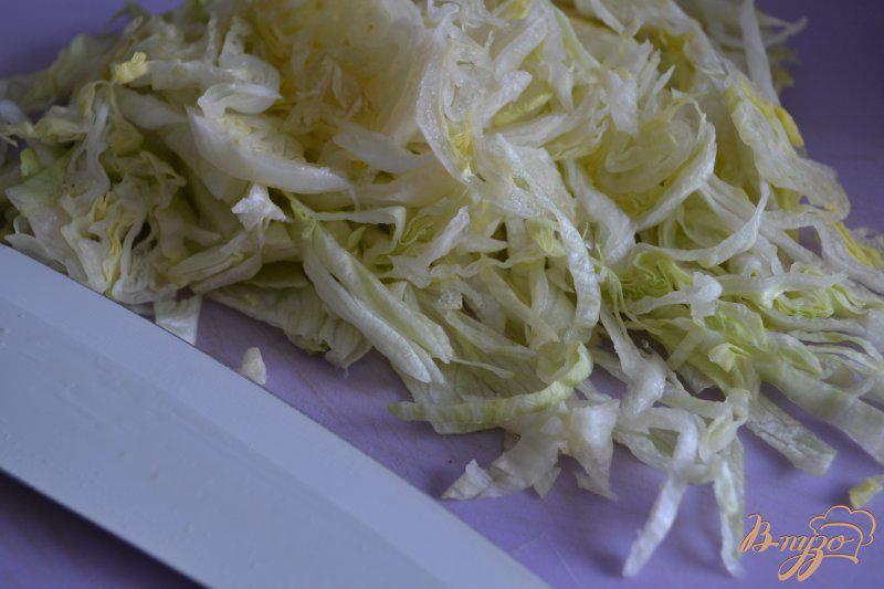 Фото приготовление рецепта: Салат с белой фасолью и кусочками ананаса шаг №1