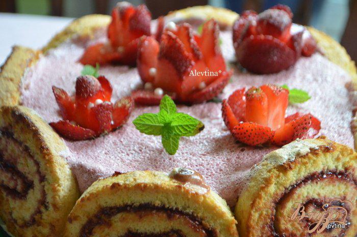 Фото приготовление рецепта: Торт праздничный с ягодным вкусом шаг №10