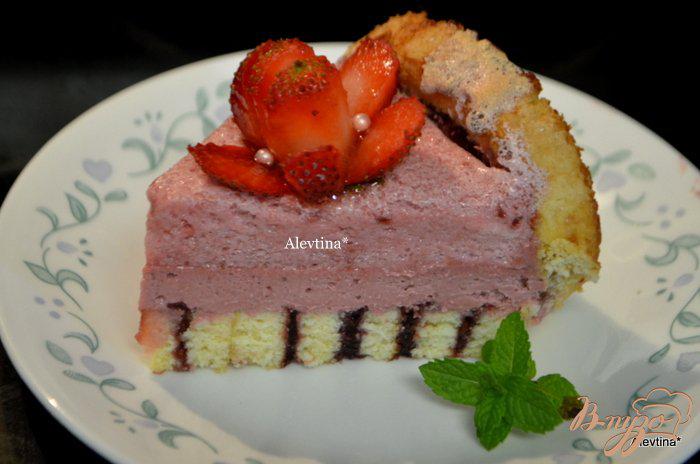 Фото приготовление рецепта: Торт праздничный с ягодным вкусом шаг №11