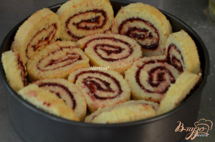 Фото приготовление рецепта: Торт праздничный с ягодным вкусом шаг №3