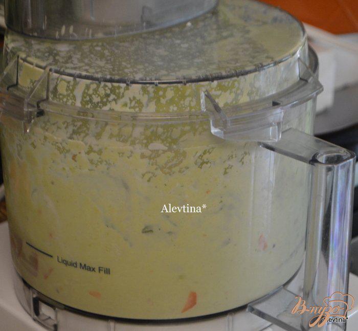 Фото приготовление рецепта: Куриный салат с авокадо шаг №3