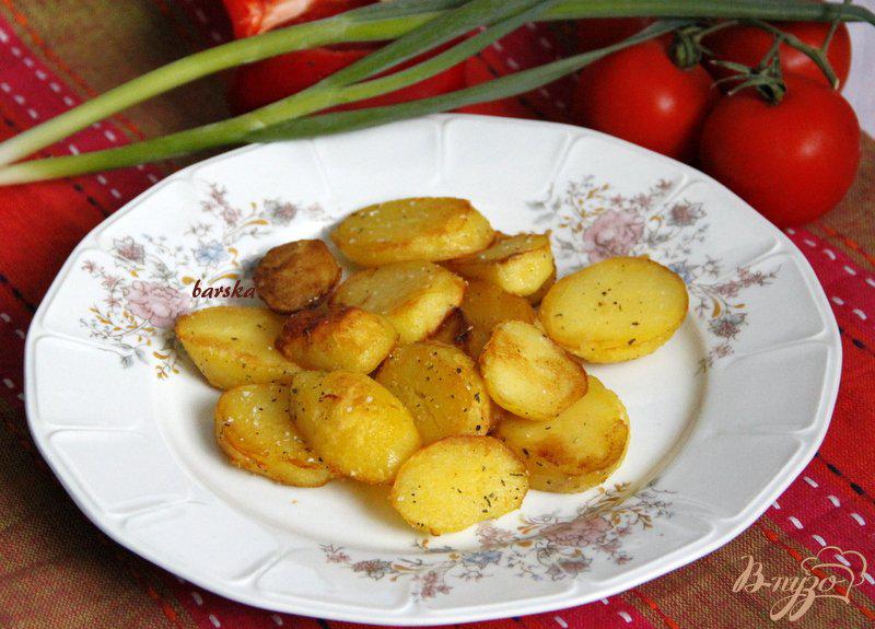 Фото приготовление рецепта: Картофель жареный по деревенски шаг №4