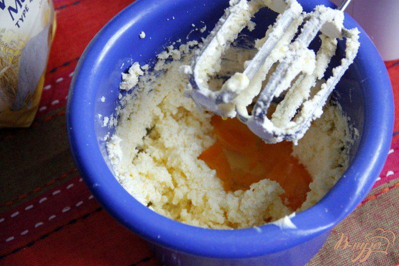 Фото приготовление рецепта: Мраморный кекс - пятиминутка шаг №2