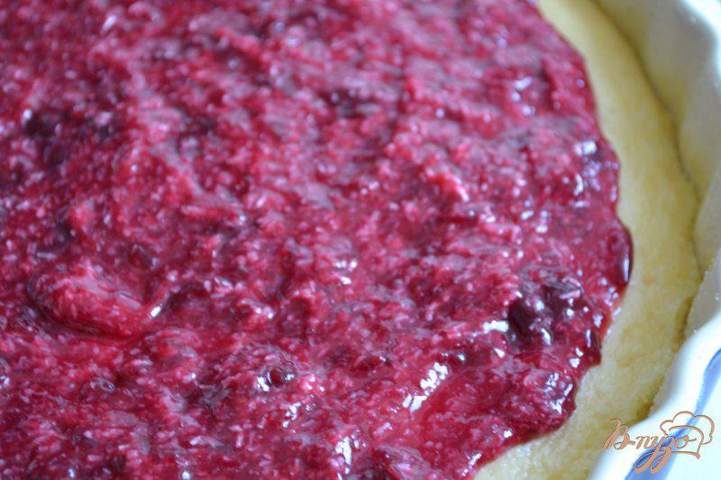 Фото приготовление рецепта: Пирог с вишневой прослойкой шаг №6