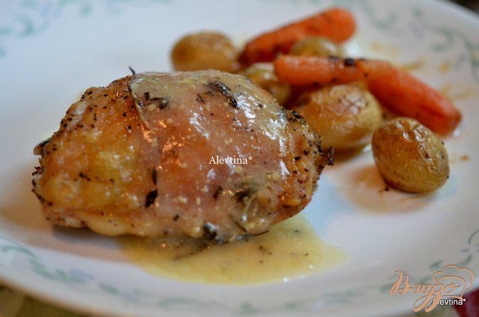 Фото приготовление рецепта: Курица с овощами в горчичном-вином соусе шаг №5