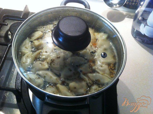 Фото приготовление рецепта: Пельменный суп. шаг №7