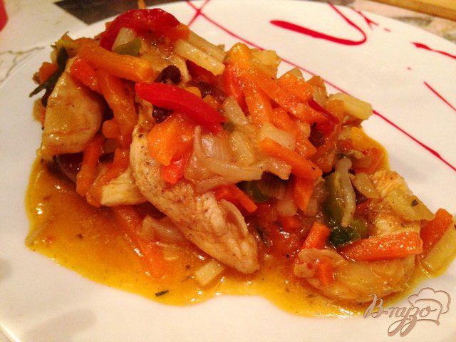 Фото приготовление рецепта: Куриное филе в кисло-сладком соусе с овощами шаг №6