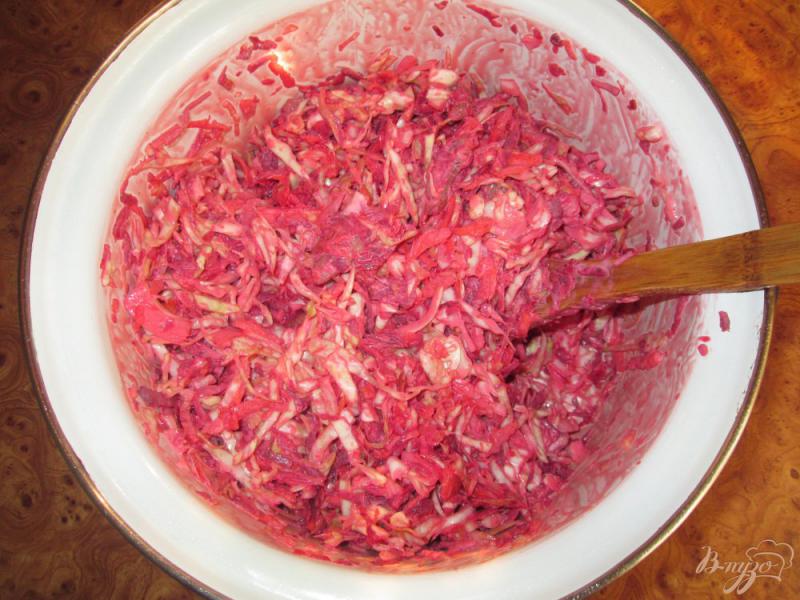 Фото приготовление рецепта: Салат из мяса и белокочанной капусты шаг №7