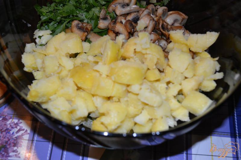 Фото приготовление рецепта: Винегрет из печеных овощей без капусты шаг №6
