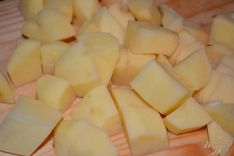 Фото приготовление рецепта: Сливочный суп с сыром и сырными палочками шаг №1