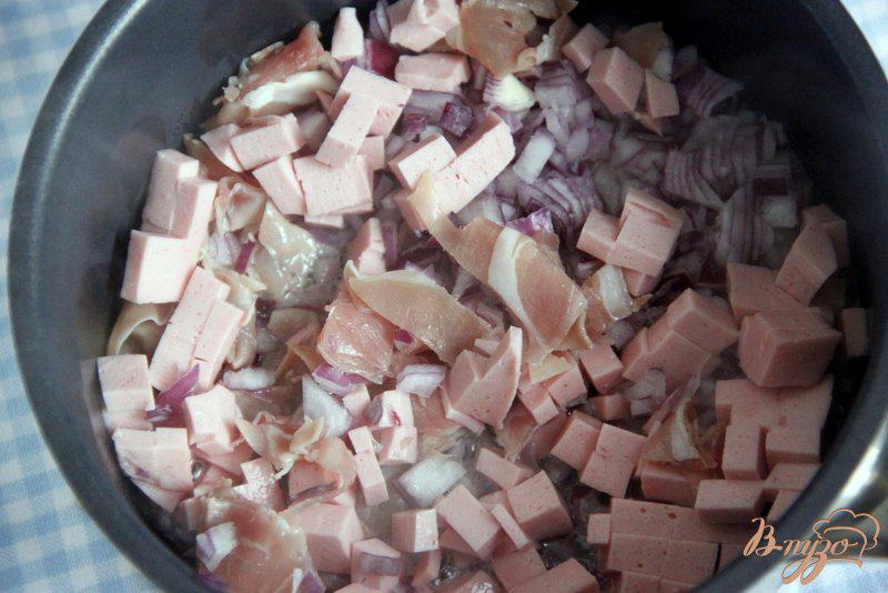 Фото приготовление рецепта: Картофельный слоёный кекс-запеканка шаг №2