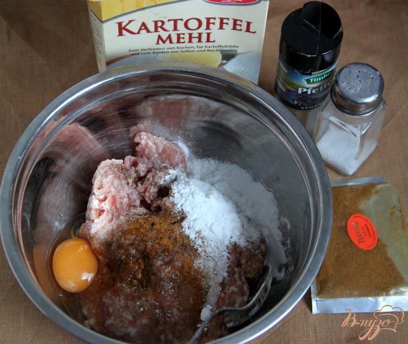 Фото приготовление рецепта: Тефтельки с яблоком в цитрусовой глазури шаг №1