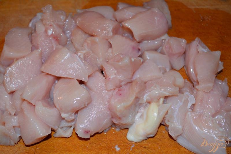 Фото приготовление рецепта: Куриное филе в сливочном соусе с каперсами шаг №1