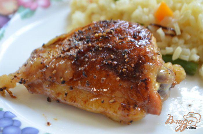 Фото приготовление рецепта: Куриные бедрышки с медово-розмариновой глазурью шаг №3