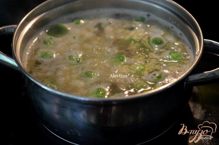Фото приготовление рецепта: Суп с брюссельской капустой шаг №3