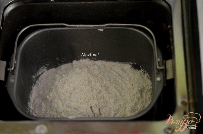 Фото приготовление рецепта: Тесто для пельменей или вареников  в хлебопечке шаг №1