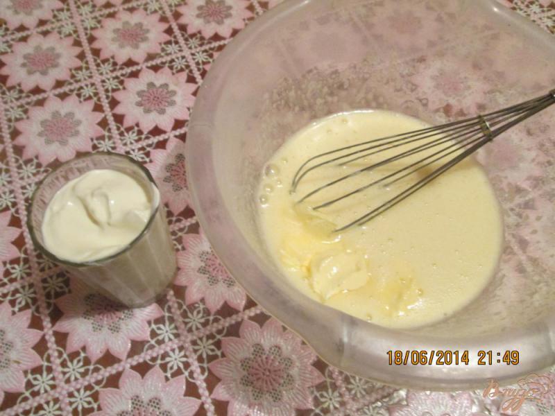 Фото приготовление рецепта: Пирог с клубникой шаг №2