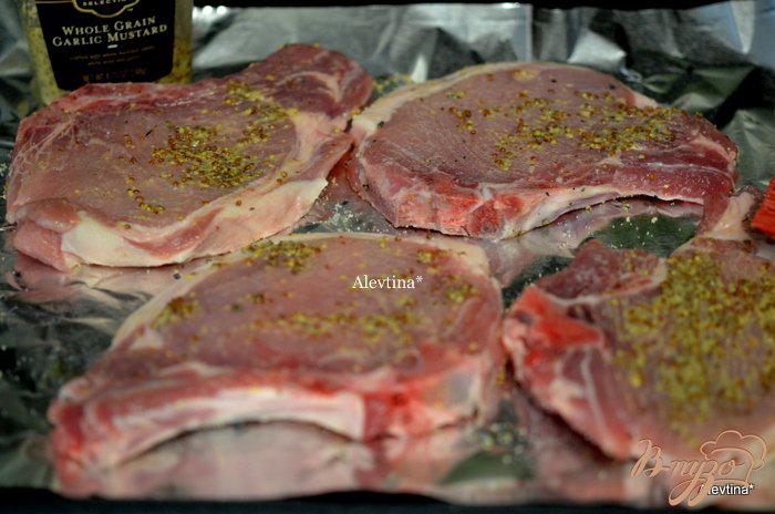Фото приготовление рецепта: Свиные отбивные с прованскими травами шаг №1