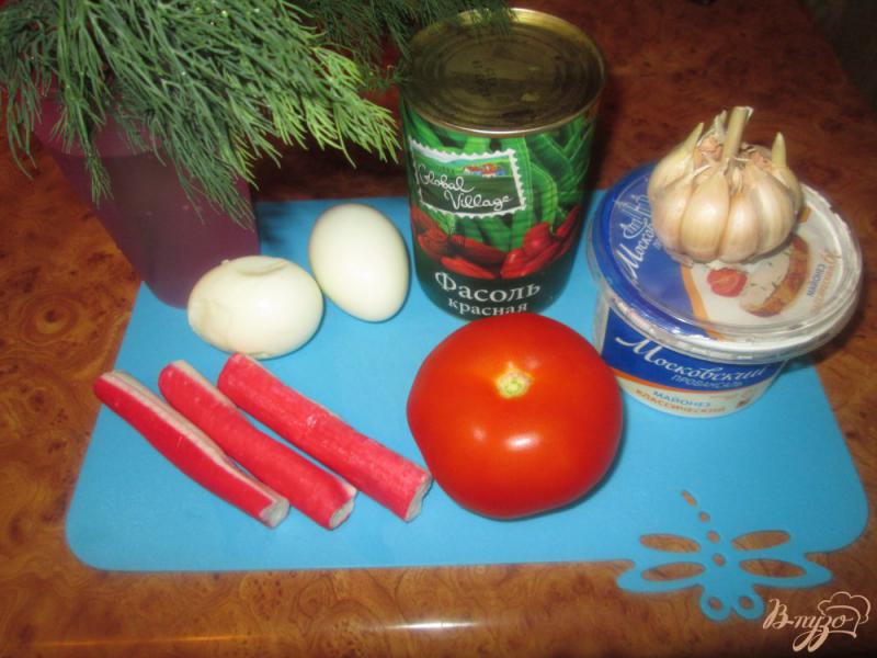 Фото приготовление рецепта: Салат с фасолью и крабовыми палочками шаг №1