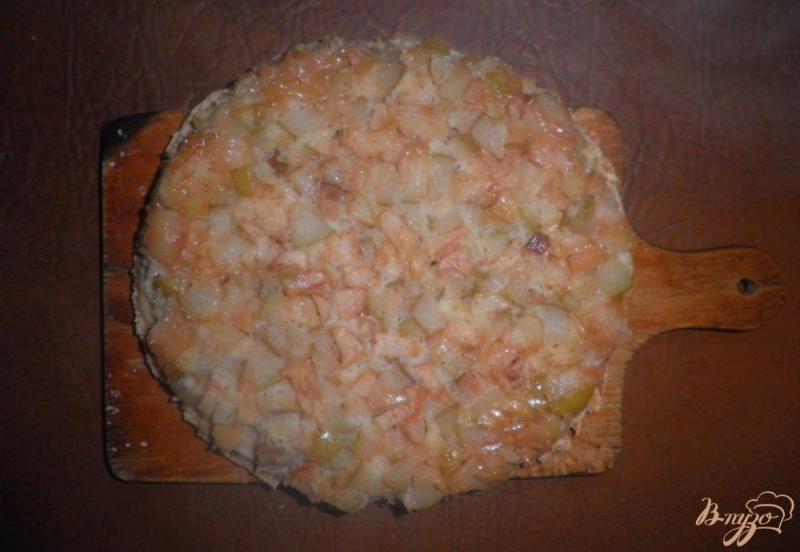 Фото приготовление рецепта: Грушево-яблочная шарлотка шаг №12