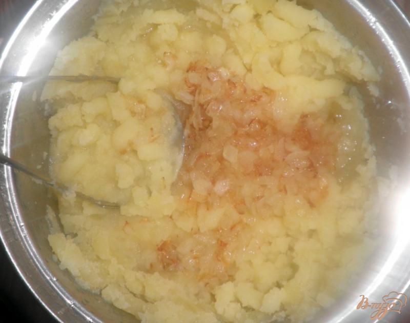 Фото приготовление рецепта: Картофельное пюре со сметаной и зеленью шаг №6